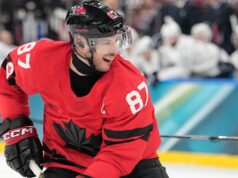 Il capitano canadese Sidney Crosby fuori per la semifinale contro la Finlandia