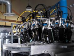 Freeform raccoglie 67 milioni di dollari dalla Serie B per ampliare la produzione di intelligenza artificiale laser