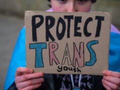 20 stati accusano le principali organizzazioni mediche di scienza selettiva sulle transizioni di genere dei giovani