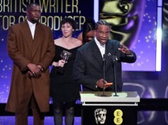 La BBC elimina il commento di Akinola Davies Jr su “Palestina libera” dalla copertura dei Bafta