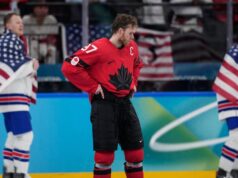 Gli Stati Uniti sconfiggono il Canada negli OT e vincono l’oro olimpico nell’hockey maschile