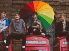 I fan di Viola Seashore onorano la band ‘ispiratrice’ 10 anni dopo che tutti i membri morirono in un incidente