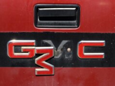 Se ultimamente stai acquistando un’auto scontata presso un concessionario, potrebbe essere leggermente… sommato