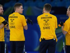 Punti salienti del curling olimpico: lo svedese Niklas Edin parte con un inizio traballante 0-2