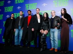 Charli XCX stupisce con un completo di pelle nera alla premiere di The Second a Londra