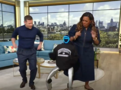 I conduttori di questa mattina sono “fuori di testa” quando il robotic umanoide apre lo spettacolo