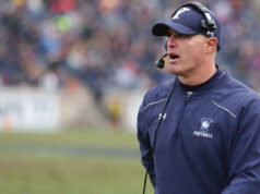 L’allenatore di Yale Tony Reno si dimette dopo 14 stagioni per motivi di salute