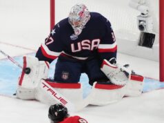 Connor Hellebuyck partirà titolare per gli Stati Uniti nella gara d’esordio contro la Lettonia