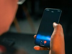 La tanto pubblicizzata revisione dell’intelligenza artificiale di Apple per Siri potrebbe essere afflitta da funzionalità ritardate