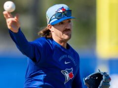 Kevin Gausman segna tre gol al debutto primaverile, i Jays cadono contro i Marlins