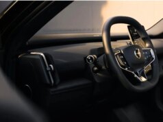 L’EX30 EV di Volvo sta diventando più economico e aggiunge un fantastico vantaggio di ricarica inversa