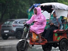 L’aumento degli incidenti con i risciò elettrici innesca la richiesta di una supervisione più rigorosa