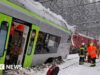 Cinque feriti nel deragliamento di un treno svizzero sotto una forte nevicata