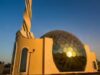 All’interno della Moschea Al Nasr di Sharjah, la splendida cupola di vetro inaugurata per il Ramadan 2026