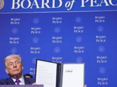 Trump afferma che gli Stati Uniti contribuiranno con 10 miliardi di dollari al Board of Peace