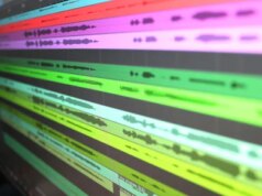 “Ehi, questa è la mia voce!” Un’emittente veterana afferma che Google gli ha rubato la voce per uno strumento di intelligenza artificiale