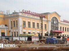 Esplosione vicino allo snodo ferroviario di Mosca uccide un agente di polizia