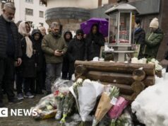 Vittime degli incendi nei bar svizzeri ricevono un premio di solidarietà