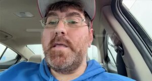 L’uomo che afferma di avere il pene più piccolo del mondo è felice di accettare gli sfidanti