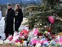 “Tutti conoscono qualcuno colpito” – piccola città canadese unita dal dolore dopo la sparatoria di massa