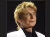 Barry Manilow rinvia il tour del 2026 dopo la battuta d’arresto nel recupero dal cancro ai polmoni