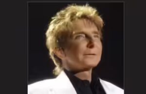 Barry Manilow rinvia il tour del 2026 dopo la battuta d’arresto nel recupero dal cancro ai polmoni