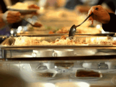 I buffet ritornano alla vecchia maniera mentre gli americani cercano il valore della cena: “Genio finanziario”