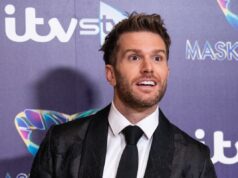 Moth smascherato come star viene incoronato campione di The Masked Singer