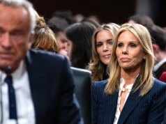 Cheryl Hines racconta a Rogan la cosa più sorprendente che ha imparato sulla politica mentre RFK Jr affrontava la reazione democratica