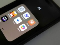 Una delle principali società di intelligenza artificiale sostiene che i laboratori cinesi abbiano utilizzato account falsi da 24.000 per sottrarre tecnologia statunitense