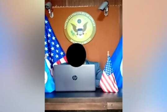 Presumibilmente cittadini colombiani gestivano uno studio legale falso, si spacciavano per giudici federali per frodare i migranti per 100.000 dollari