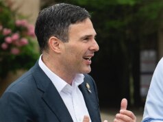 I repubblicani della Virginia accusano di “presa di potere” il democratico che ha sostenuto le candidature al Congresso per la riorganizzazione distrettuale