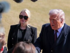 Trump supervisiona gli attacchi statunitensi contro l’Iran da Mar-a-Lago, parla con Netanyahu: WH