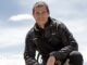 Bear Grylls aiuta le famiglie a riparare le spaccature sulla sua isola privata