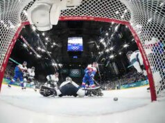 Juraj Slafkovsky fait mouche in premier al tournoi olimpico