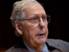 Mitch McConnell ricoverato in ospedale con sintomi simil-influenzali