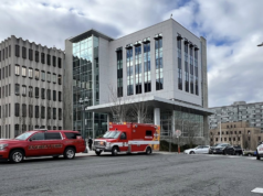 La paura dell’esposizione al fentanil costringe l’evacuazione dell’aula del tribunale durante il processo attivo