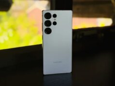 Galaxy S26 Extremely emerge nelle prime fasi dell’unboxing, evidenziando gli aggiornamenti chiave