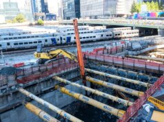 L’amministratore di Trump ha fatto causa a New York, nel New Jersey, per il congelamento dei finanziamenti al tunnel del fiume Hudson: “Ci vediamo in tribunale”