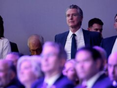 Il candidato presidenziale più insolito: Newsom è dislessico, ha difficoltà a parlare e rifiuta l’etichetta di “liberale”