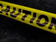 Un morto, decine di feriti quando l’autobus che trasportava la squadra di baseball del neighborhood school si schianta in Iowa