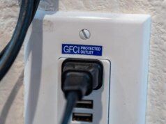 Cosa sono i punti vendita GFCI? Più 5 articoli per la casa a cui non dovresti mai collegarli