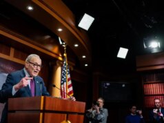 I democratici fanno una controproposta sulle riforme dell’ICE mentre la chiusura del DHS continua