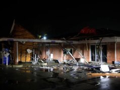 I twister hanno colpito l’Indiana, nell’Illinois, mentre le tempeste si sono abbattute su parti del Midwest