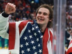 La squadra di hockey maschile degli Stati Uniti suscita orgoglio patriottico dopo il primo oro olimpico in 46 anni