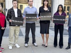 "Volevo esserci tutto il tempo," cube il querelante nel processo sui social media