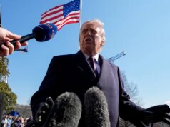 Trump ordina alle agenzie federali di smettere di usare la tecnologia AI di Anthropic