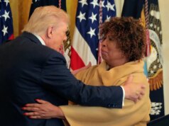 La nonna esorta gli elettori advert abbandonare la lealtà al partito dopo aver difeso Trump all’evento del Black Historical past Month