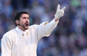 Spiegazione del significato della maglia Ocasio 64 di Dangerous Bunnys