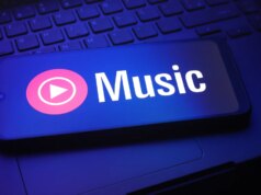 YouTube mette i testi dietro un paywall